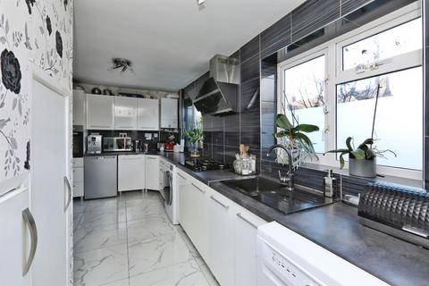 3 bedroom semi-detached house for sale, Waverley Place, Worksop
