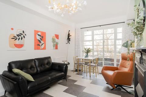 1 bedroom flat for sale, Vicarage Gate, London W8