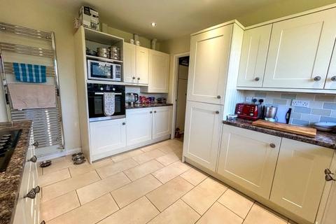 4 bedroom bungalow for sale, Green Close, Milford Haven SA73