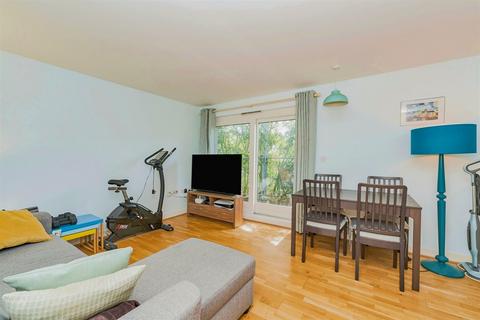 1 bedroom flat for sale, Sudbury Heights Avenue, Greenford