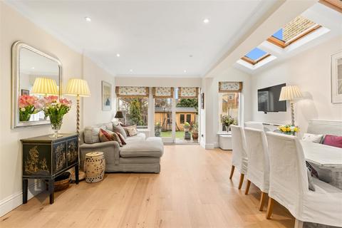 4 bedroom house for sale, Astonville Street, London