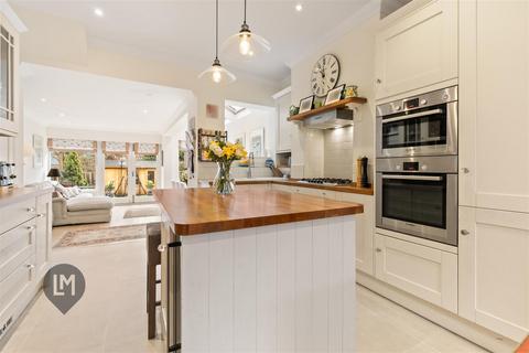 4 bedroom house for sale, Astonville Street, London