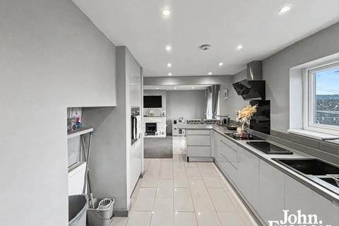 3 bedroom terraced house for sale, Bryngwenllian, Carmarthenshire SA34