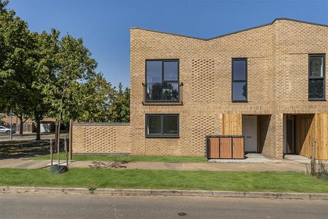2 bedroom terraced house for sale - Cameron Road, Cambridge CB4