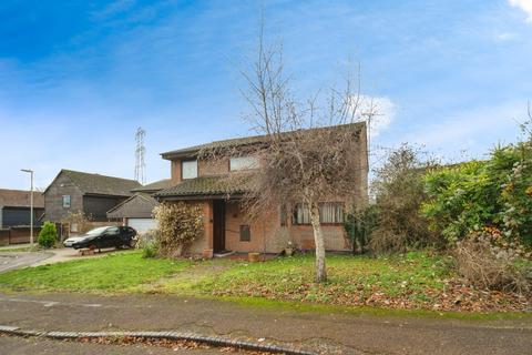 Whitehead Close, Lychpit, Basingstoke