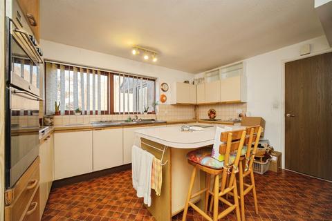 undefined, Whitehead Close, Lychpit, Basingstoke