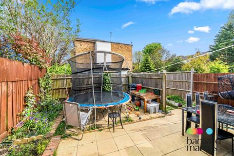 4 bedroom semi-detached house for sale, Wentworth Close, London