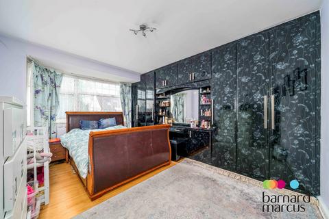 4 bedroom semi-detached house for sale, Wentworth Close, London