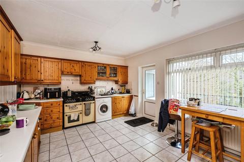 3 bedroom detached house for sale, Swansea Road, Pontardawe SA8