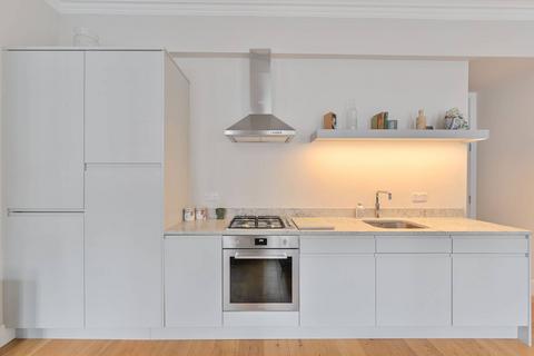 2 bedroom flat to rent, Barnard Mews, Clapham Junction, London, SW11