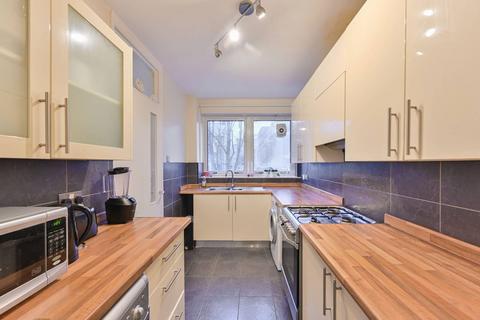 2 bedroom flat to rent, Parkgate Road, Battersea Park, London, SW11