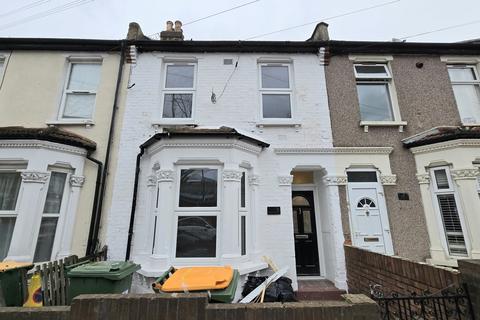 3 bedroom terraced house to rent, Sandringham Road, London, London, E7
