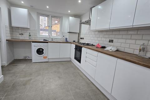 3 bedroom terraced house to rent, Sandringham Road, London, London, E7