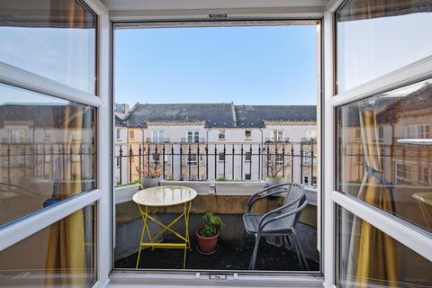 2 bedroom flat for sale, 9/8 Dicksonfield, Edinburgh, EH7