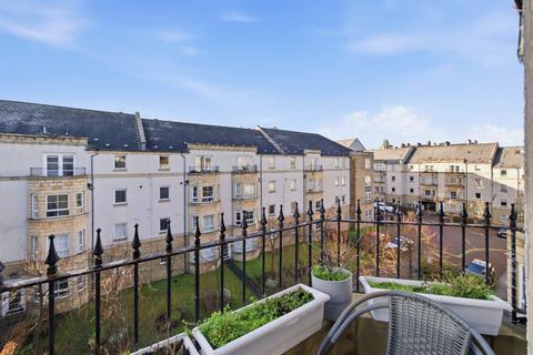 2 bedroom flat for sale, 9/8 Dicksonfield, Edinburgh, EH7