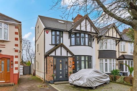 4 bedroom semi-detached house for sale, Manor Drive, London