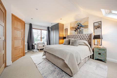 4 bedroom semi-detached house for sale, Manor Drive, London