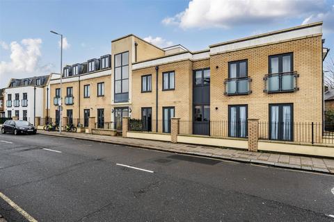 2 bedroom apartment for sale, Brighton Road, Surbiton