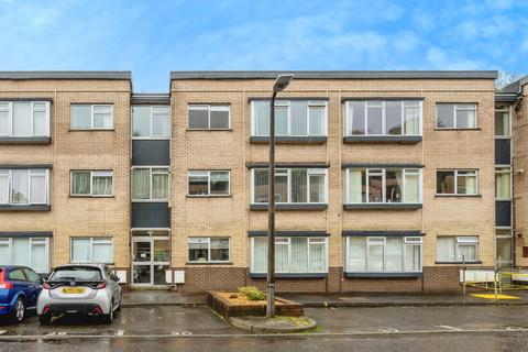 Long Oaks Court, Swansea SA2