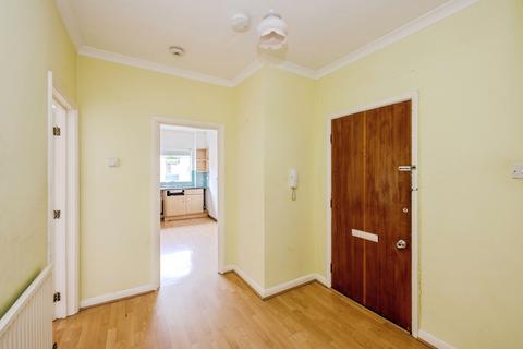 2 bedroom flat for sale, Long Oaks Court, Swansea SA2