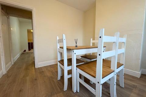 2 bedroom terraced house to rent, Alfred Street, Boston