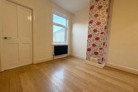 2 bedroom terraced house to rent, Alfred Street, Boston
