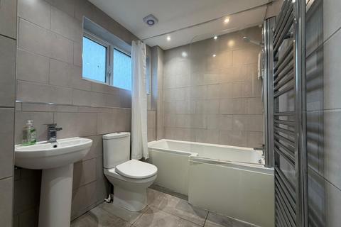 3 bedroom house to rent, Wentworth Road, LEAMINGTON SPA