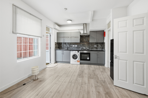 3 bedroom end of terrace house for sale, Windsor Road, Ilford, IG1