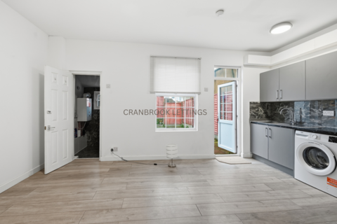 3 bedroom end of terrace house for sale, Windsor Road, Ilford, IG1