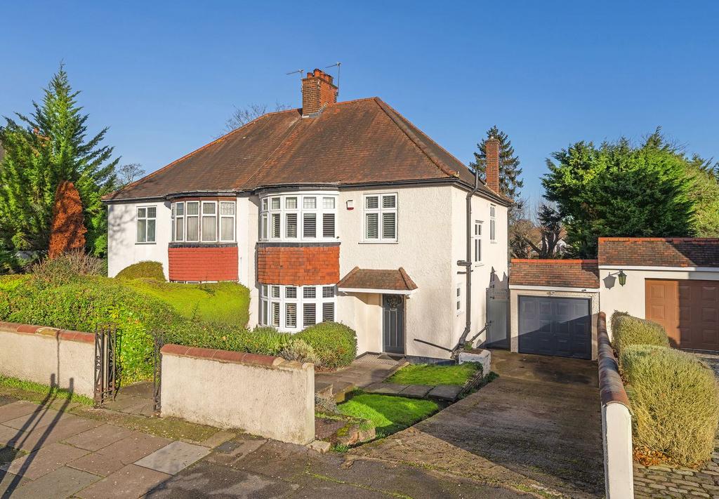 Detached house exterior, driveway, garage