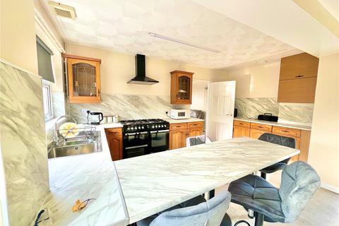 4 bedroom bungalow for sale, Valley Road, Pembrokeshire SA69