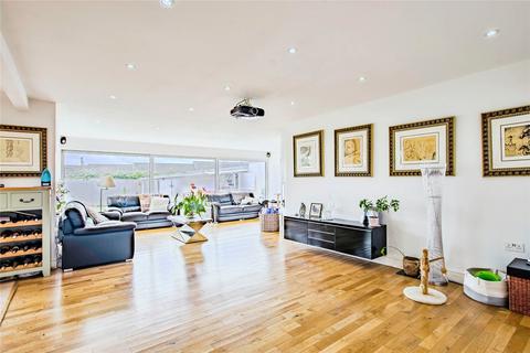 4 bedroom detached house for sale, Valley Close, Pembrokeshire SA69
