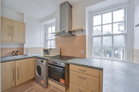 Studio to rent, Dukes House, Westminster, London, SW1P