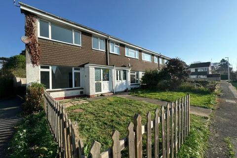 3 bedroom end of terrace house for sale, Tudor Way, Pembrokeshire SA70
