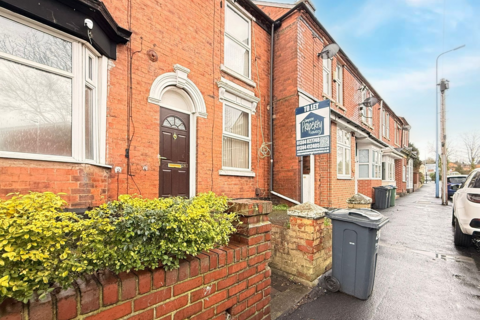2 bedroom terraced house to rent, Halesowen Road, Cradley Heath B64