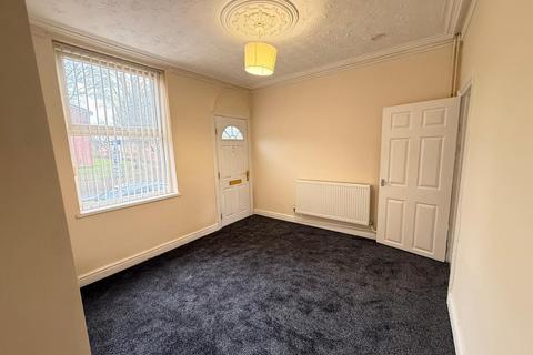 2 bedroom terraced house to rent, Halesowen Road, Cradley Heath B64