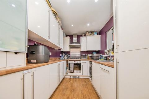 2 bedroom detached house for sale, Peache Road, Colchester