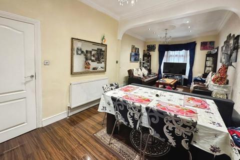 5 bedroom terraced house for sale, Caistor Park Road, London E15