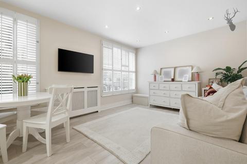 1 bedroom apartment for sale, Valley Lodge, Valley Hill, Loughton