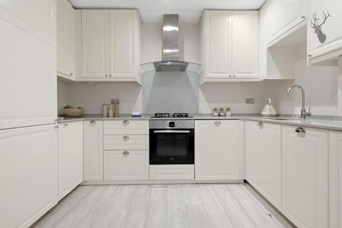 1 bedroom apartment for sale, Valley Lodge, Valley Hill, Loughton