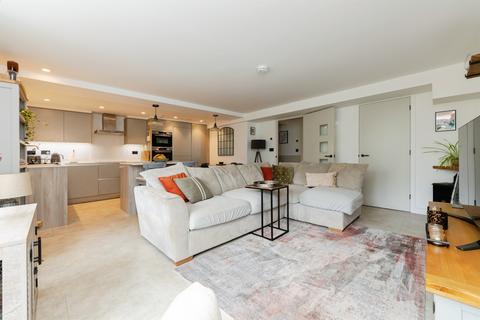 2 bedroom ground floor flat for sale, Broadwater Road, Welwyn Garden City
