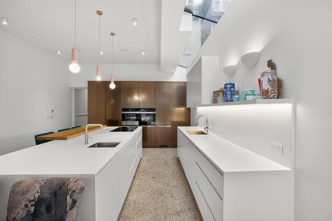 5 bedroom terraced house for sale, Turney Road, LONDON