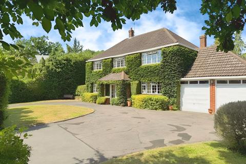 4 bedroom detached house for sale, Nancy Downs, Watford