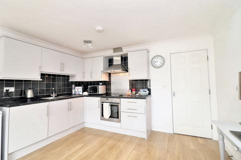 2 bedroom flat for sale, Foxhall Road, Ipswich, IP3
