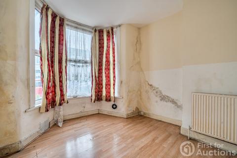 2 bedroom apartment for sale, Little Ilford Lane, London