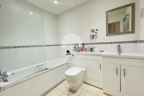 1 bedroom flat to rent, High Street, Slough SL1