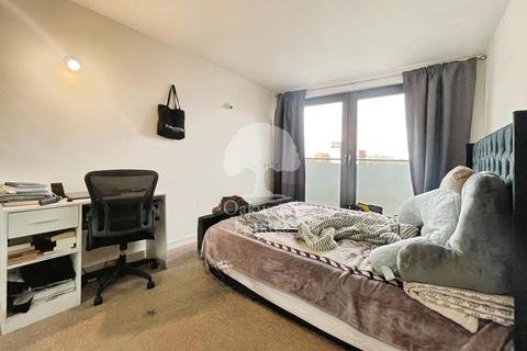 1 bedroom flat to rent, High Street, Slough SL1