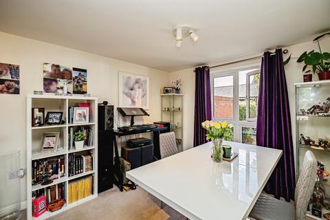 2 bedroom ground floor flat for sale, Bicester Road, AYLESBURY