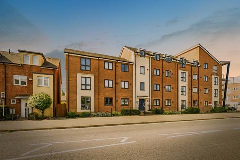 2 bedroom ground floor flat for sale, Bicester Road, AYLESBURY