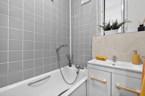 2 bedroom flat for sale, Vauxhall Street, London